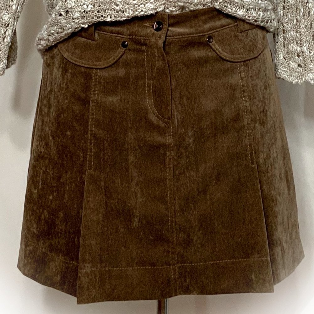LAST CHANCE 2/$20 SUMMER SALE 90's Mini Skirt - Picture 3 of 8